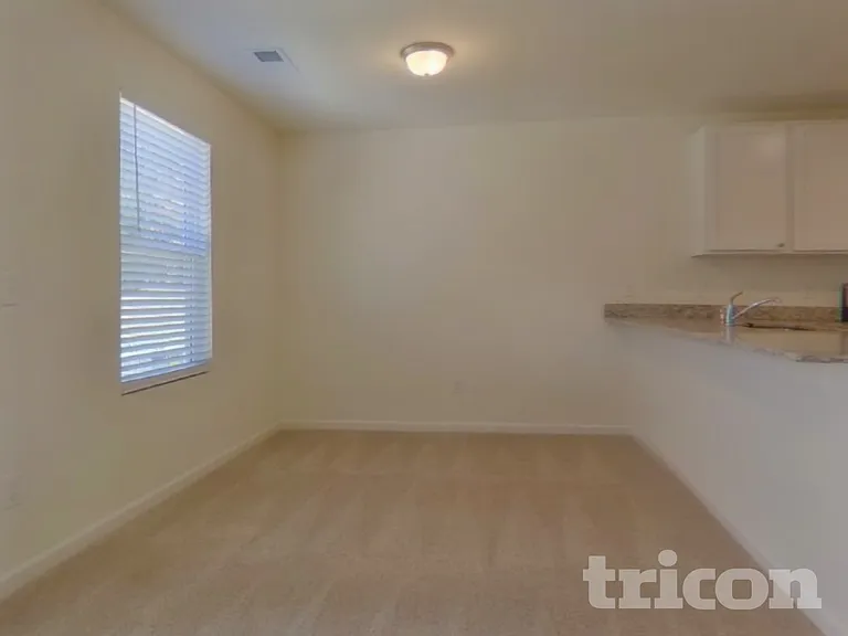 1077 Crescent Moon Loop Rd — Photo 5