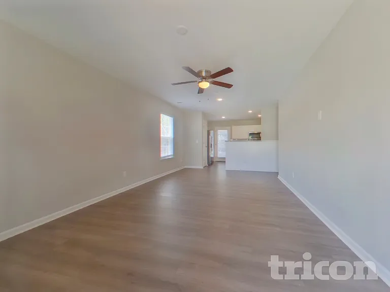 234 Blazer Dr — Photo 3