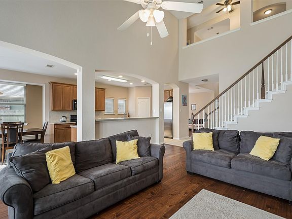 4th image of 2112 Jonathan Creek Dr