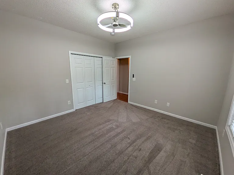 475 Crestview Rd — Photo 33