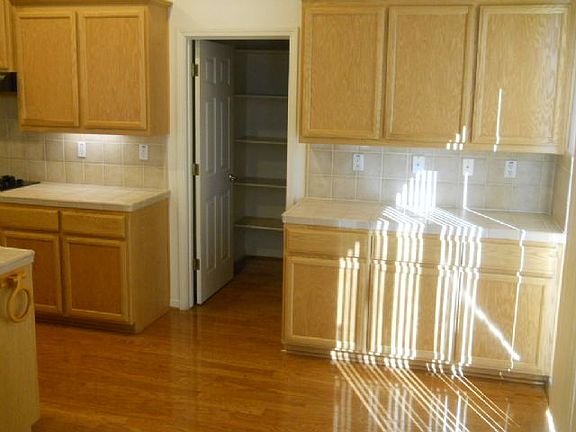 3rd image of 10712 Waterbury Dr