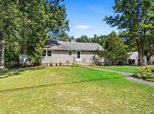 32 Robyn Ave, Litchfield, NH 03052