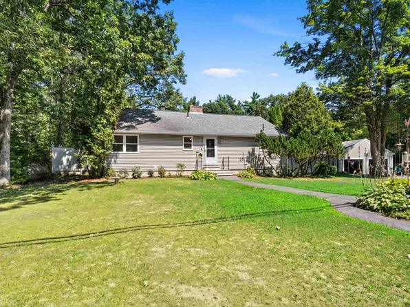 32 Robyn Avenue, Litchfield, NH 03052