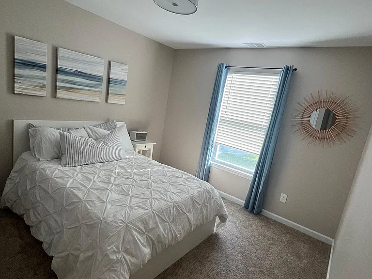 3325 Latonia Ave — Photo 8