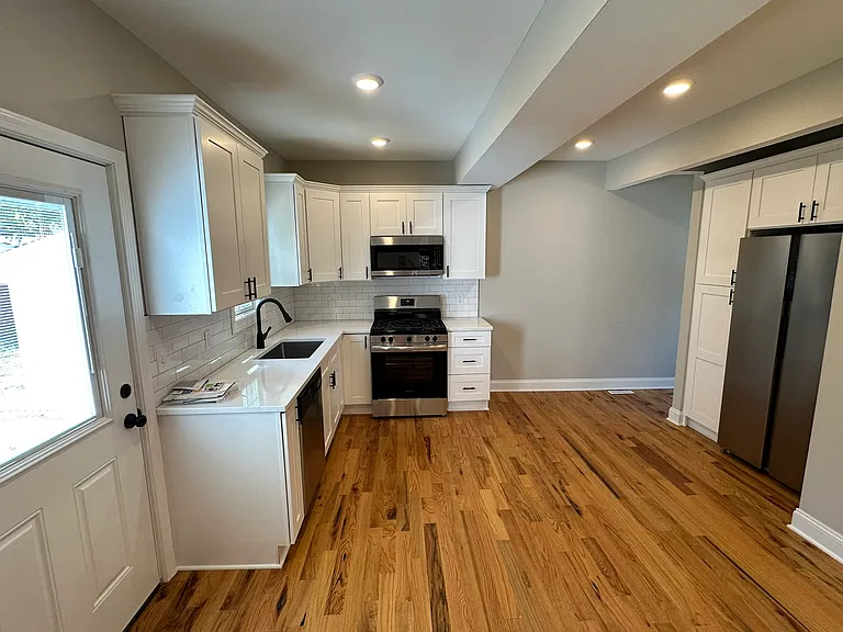623 Tremont St #A — Photo 8