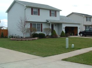 6329 Mayflower Ln, Lake View, NY 14085