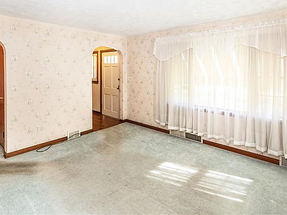 3rd image of 522 Connecticut Dr