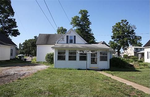 4th image of 905 E Gambier St