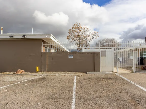 312 Charleston St NE, Albuquerque, NM 87108