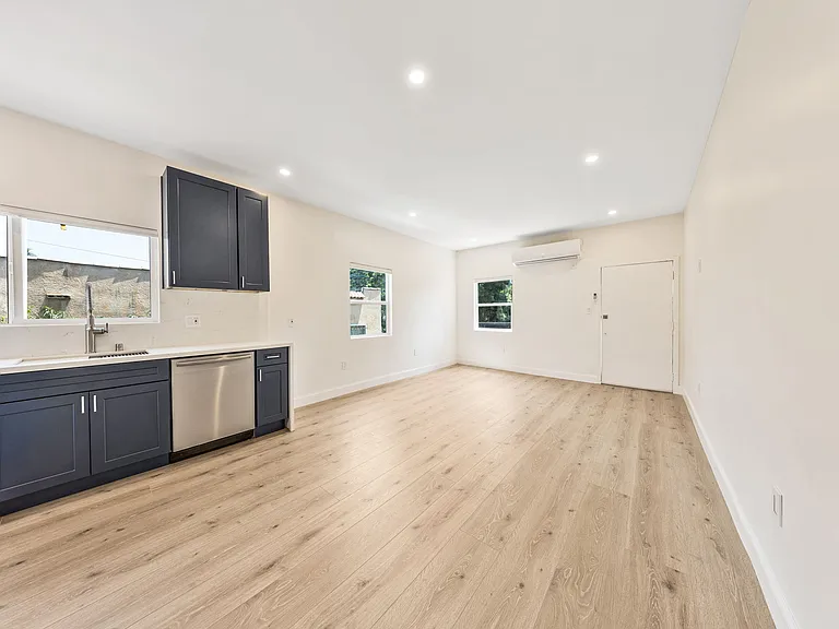 1431 Silver Lake Blvd #1/2 — Photo 4