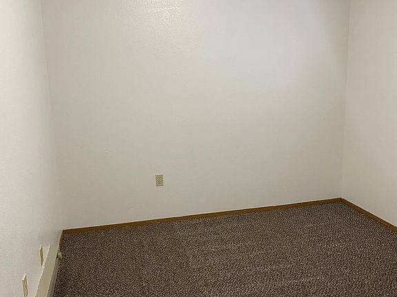 3rd image of 825 W 4th Ave APT 4