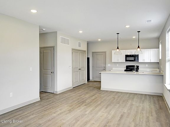 4th image of 11701 Longevity Ln