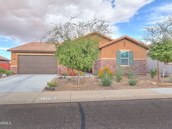 3rd image of 40596 W Pryor Ln