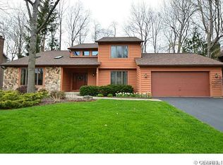 321 Pinebrook Dr, Rochester, NY 14616
