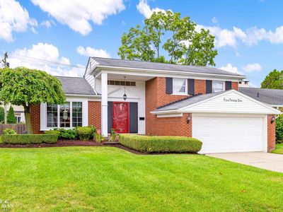 541 Robert John Rd, Grosse Pointe Woods, MI, 48236