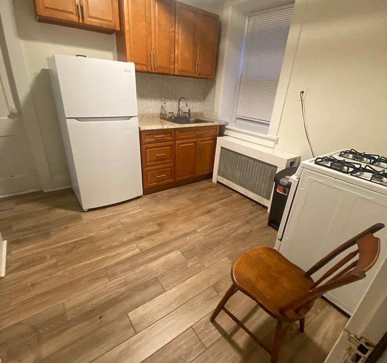 1st image of 52 Alder St