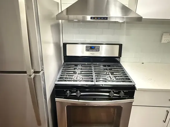 2116 24th St Floor 3, Astoria, NY 11105