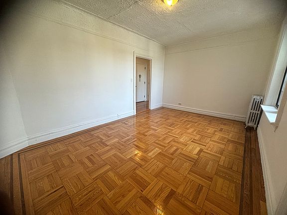 5th image of 3204 Holland Ave APT 4B