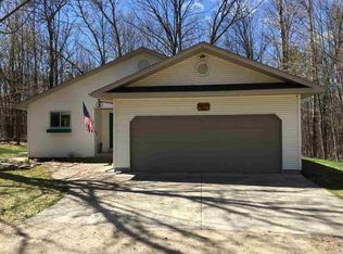 11135 Old Orchard Ct, Roscommon, MI 48653