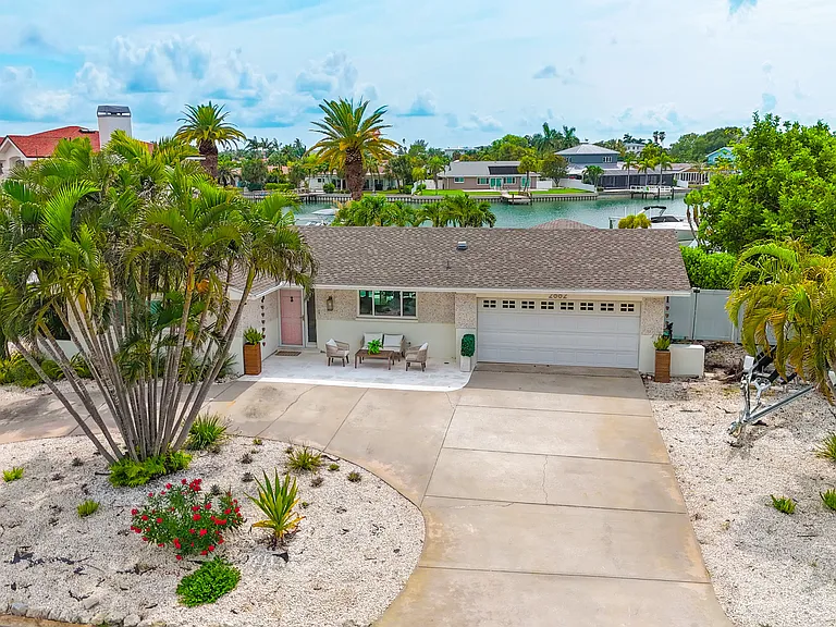 2882 W Vina Del Mar Blvd — Photo 62