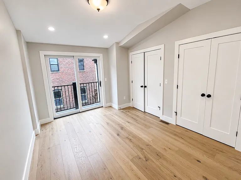 300 Somerville Ave #H — Photo 15