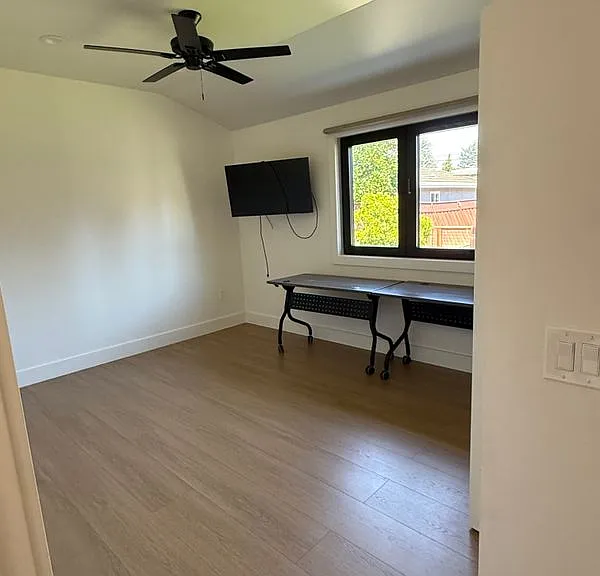 125 Westridge Dr — Photo 2