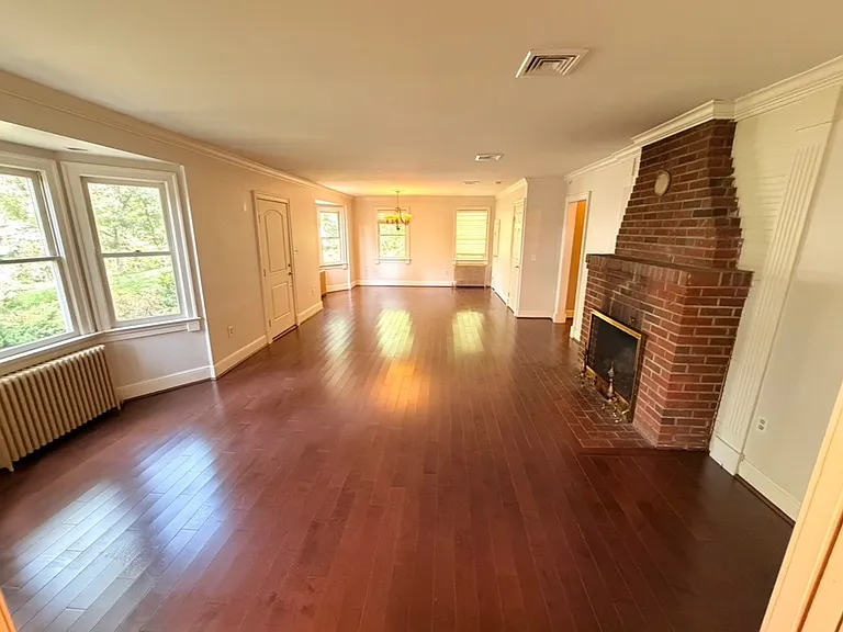 7104 Triad Way — Photo 3