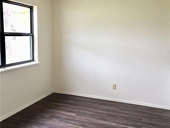 4th image of 318 S 2nd Ave