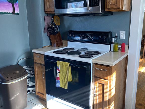 3rd image of 1827 6th Ave Unit A