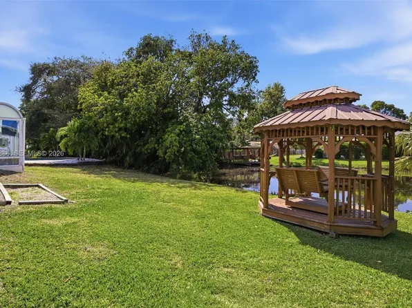 431 S Old Hiatus Rd, Plantation, FL 33325
