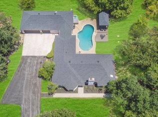 425 Russell Ln, Burleson, TX 76028