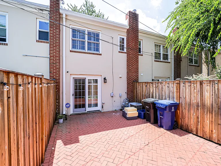 1317 Queen St — Photo 25