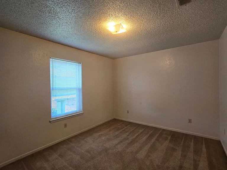 3702 Hereford Ln #D — Photo 15