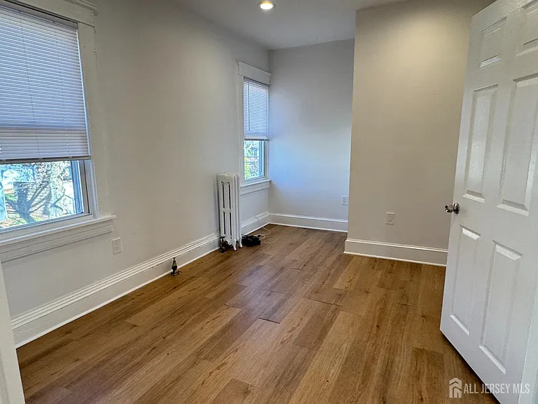 501 S 3rd Ave — Photo 8