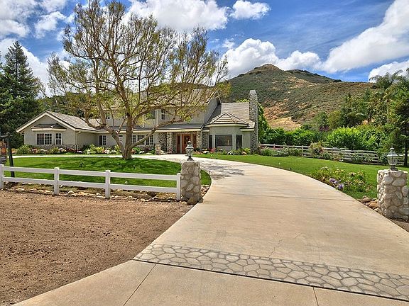 3rd image of 12470 San Sebastian Ct