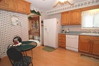 4th image of 179 Salem Ct