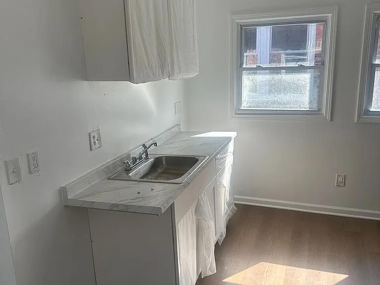 3005 Pasadena St — Photo 7