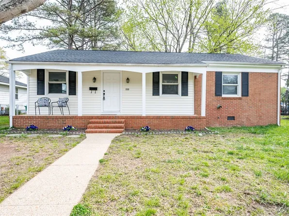 808 Old Town Dr, Colonial Heights, VA 23834