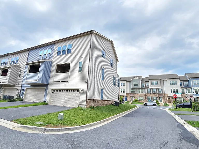 8667 Shady Pines Dr — Photo 25