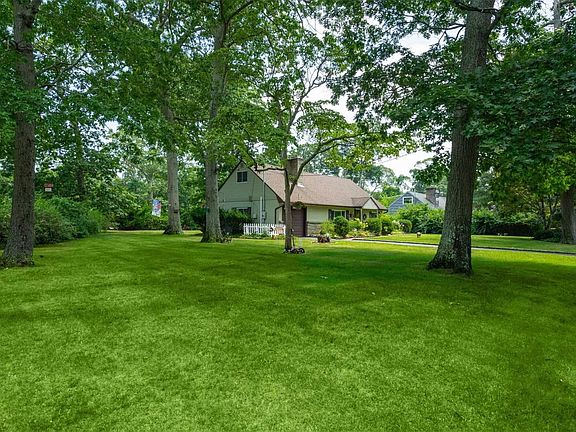 2nd image of 5 Menasha Ln