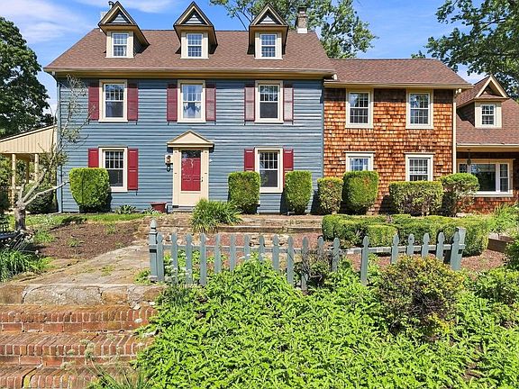 3rd image of 1416 Garrison Dr