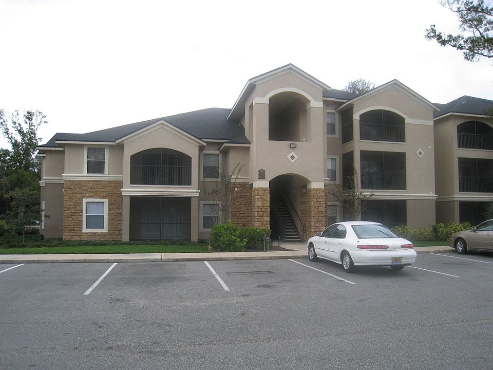 2nd image of 940 Village Trl Unit 6-203