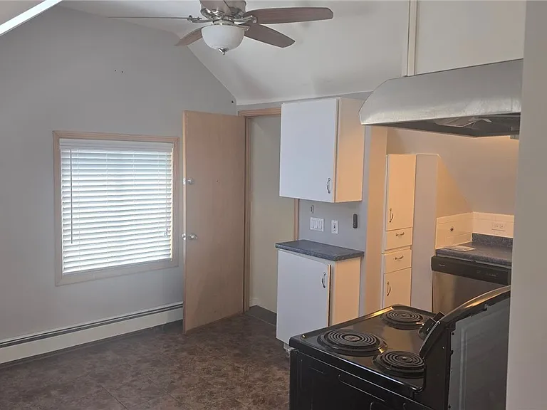 339 Fletcher St — Photo 4