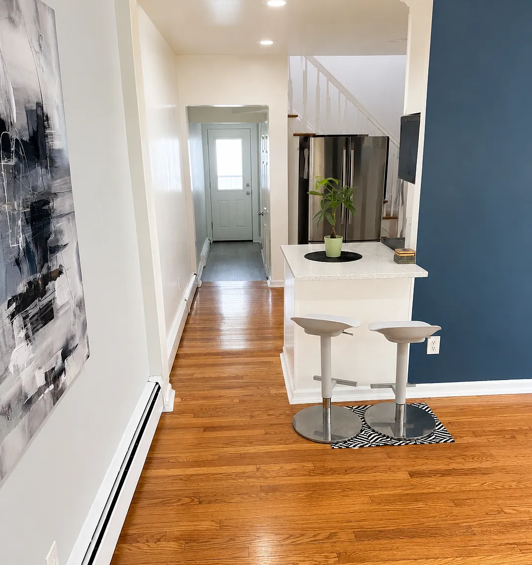 2 bed, 800 sqft, $3,100 — Photo 2