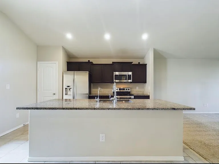 2911 Urbana Pl — Photo 4