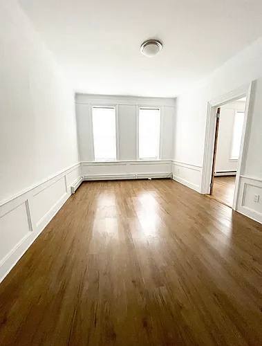 2030 E 12th St #1F Photo 1