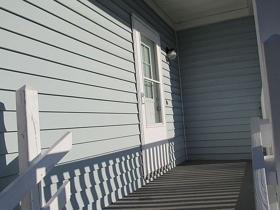 3rd image of 1707 Palmetto Ct