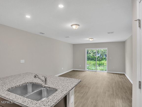 5th image of 725 JAMES Street