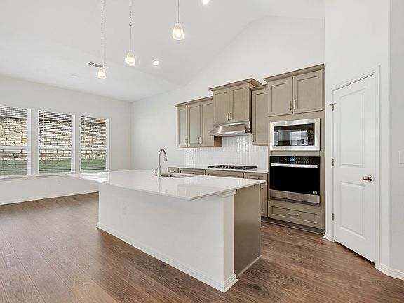 3rd image of 5304 Lena Dr