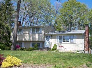 10 Bright Hill Dr, Clinton, CT 06413